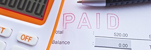 calculatorandpenontopofabillpayment